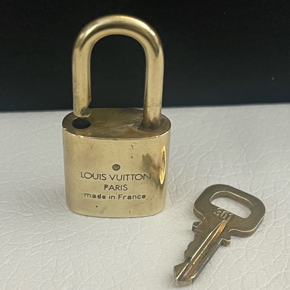 Louis Vuitton Lock & Key #301 - Picture 3 of 7